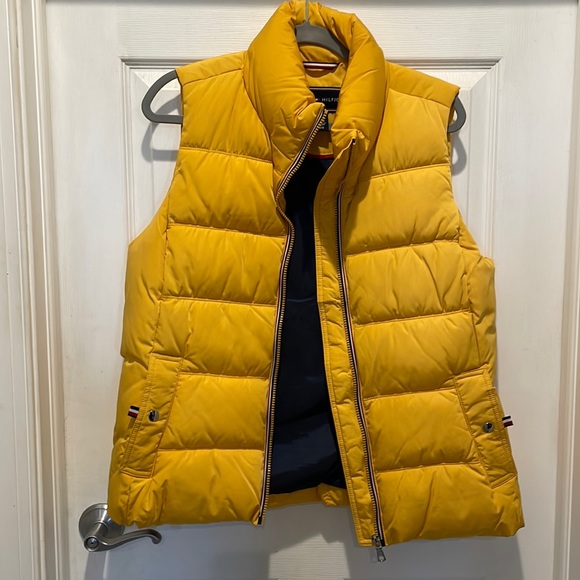 Tommy Hilfiger Jackets & Blazers - Woman’s Tommy Hilfiger Puffer Vest size Large